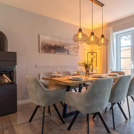 Reetdachhaus Duenenstieg Reetdachhaus Duenenstieg Sechs Nyaraló