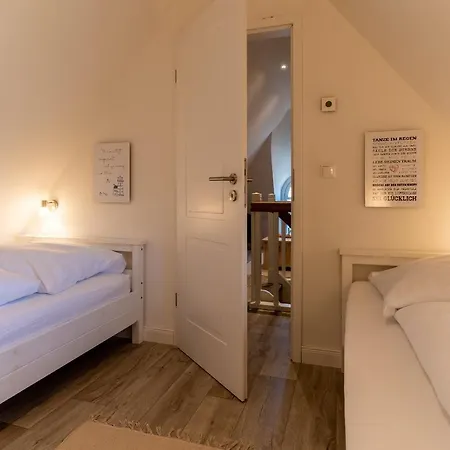 Reetdachhaus Duenenstieg Reetdachhaus Duenenstieg Sechs