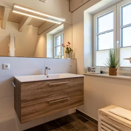 Reetdachhaus Duenenstieg Reetdachhaus Duenenstieg Sechs Nyaraló *